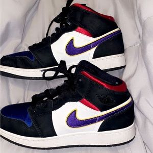 Jordans, very comfortable and march with everything